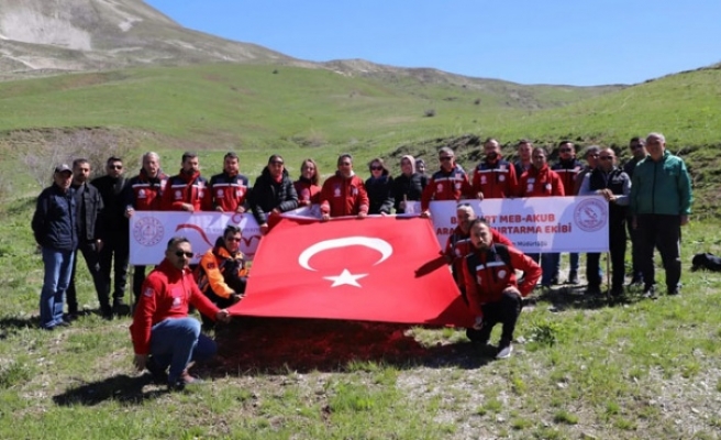 Bayburt'ta Öğretmenlerden 19 Mayıs Yürüyüşü